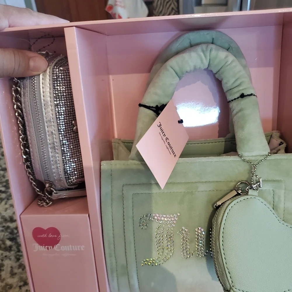 Juicy Couture Green Tote with Structured Design and Versatile Straps